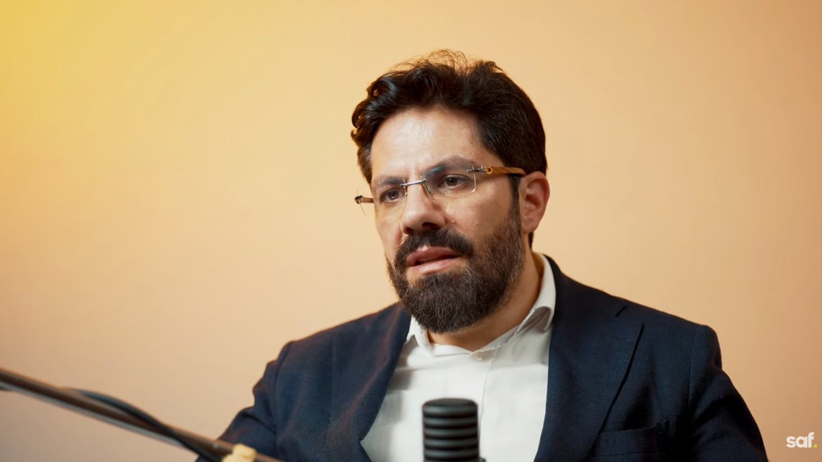 🗣️ Mehmet Akif Can:

“Biz garantörleri ateşkes anlaşmasının garantörleri sanmıştık, meğer İsrailli esirlerin iadesinin ve İsrail'in bombardımanının devam etmesinin garantörleriymiş.

Hala ortalıkta ‘Filistin’in en büyük hamisi’ diye dolanıyorlar. Allah İsraille beraber sizin de