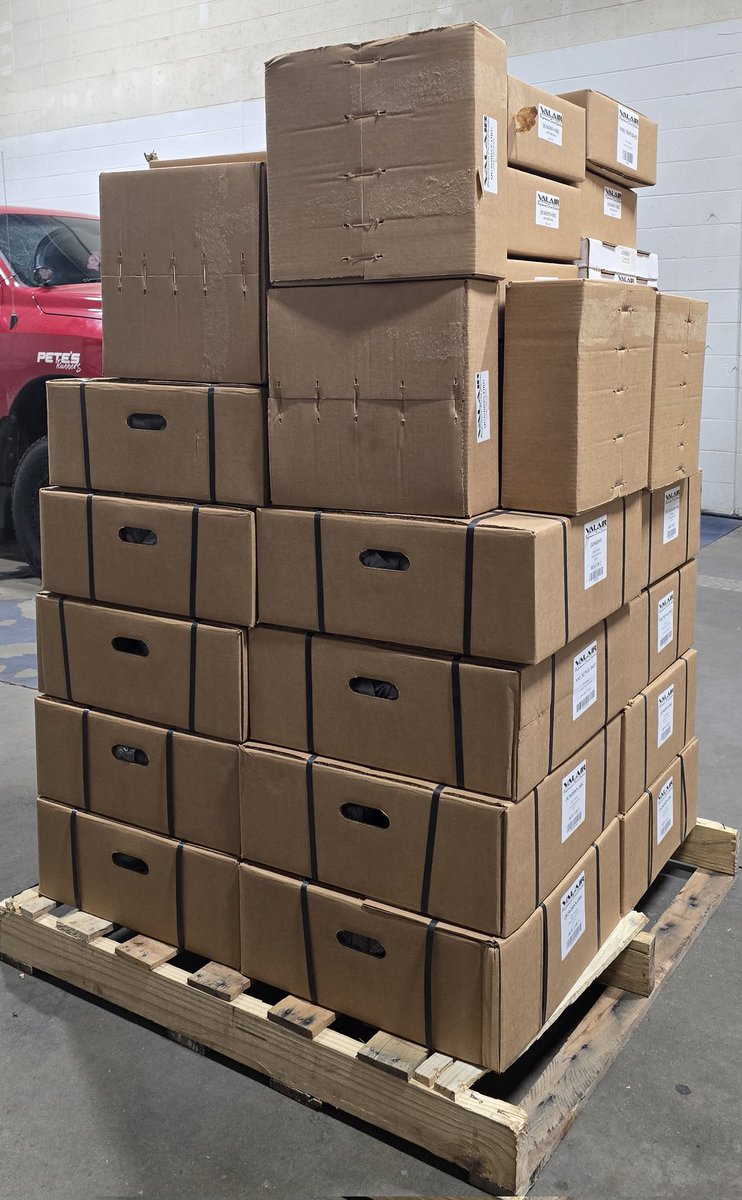 HellLtd's tweet photo. Putting away another load of @valair clutches for the weekend at @HellLtd. What are you doing to catch up from a busy week? https://t.co/Cdxn4Nmbgr