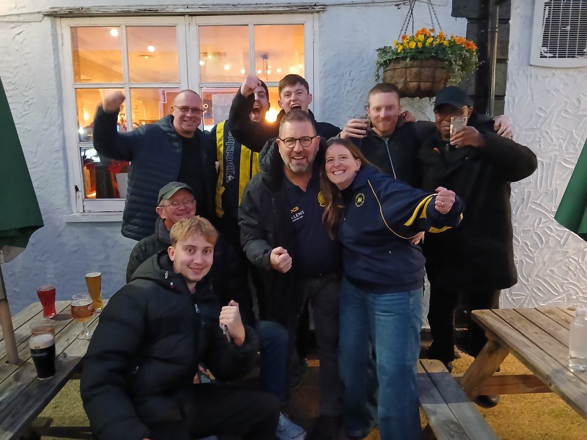 TORQUAYTALK's tweet image. Jordan Young is running down the wing.
What a time to be alive! #tufc