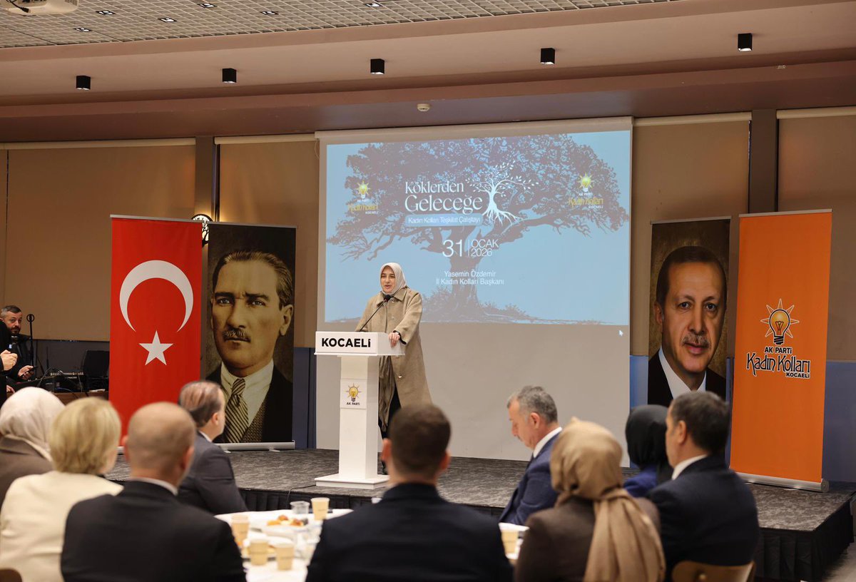 Bugün Kocaeli İl Kadın Kolları Başkanlığımızın düzenlediği 
“Köklerden Geleceğe” çalıştayında teşkilatımızın kıymetli üyeleriyle bir araya geldik.

Kadın Kollarımız AK Parti’nin omurgasıdır. Hanelere ve gönüllere dokunan en büyük gücümüzdür.

Kocaeli Milletvekillerimize, Kadın