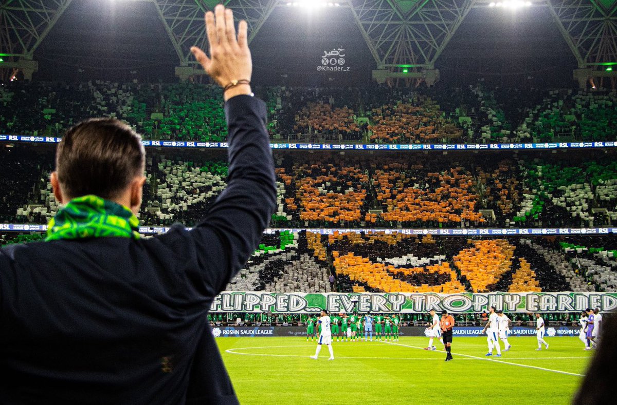 🚨🚨🚨🚨🚨🚨🚨 صحيفة الأثليتك:

ماتياس يايسله واجه ضغوطات كبيرة مع الأهلي بل طُرح اسم ماسيميليانو أليغري كبديل له، لكن جماهير الأهلي دافعت عنه بقوة، مما دفعت الإدارة لإبقاءه.

تحسنت النتائج بشكل كبير، وانتهت القصة بتتويج النادي الأهلي بدوري أبطال آسيا!!! 💚💚💚💚💚💚