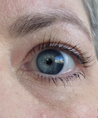 ItalyEstes's tweet photo. This is one of the best-selling products on Amazon 🔥
Maybelline Lash Sensational Sky High Mascara for longer, fuller-looking lashes with a lightweight, buildable formula 
👉Shop it here: https://t.co/nEJI7mbRzN

#AmazonFinds #Makeup #Beauty #Mascara #MakeupLovers #BeautyProducts https://t.co/lSo4JrYJM7