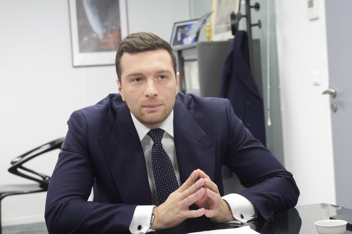 le_Parisien's tweet image. Jordan Bardella : « Emmanuel Macron a considérablement abîmé la voix de la France »
➡️ l.leparisien.fr/Hiyk