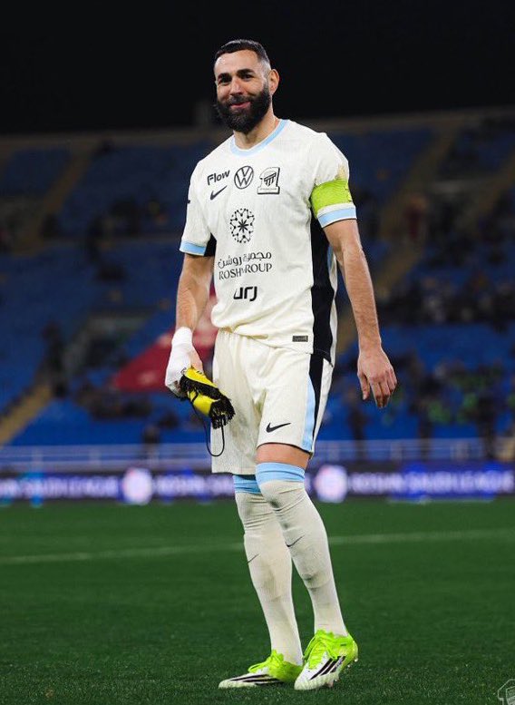 HL122333's tweet image. نادي #الاتحاد ونادي #الهلال المالك واحد صندوق الاستثمارات 

الصندوق يرفض شروط ومزايا تجديد العقد للاعب كريم بنزيما مع #الاتحاد ‼️

الصندوق يوافق على شروط ومزايا تجديد العقد للاعب كريم بنزيما في حال الانتقال الى #الهلال ‼️

المنافسة الشريفة تقتل بدم بارد .