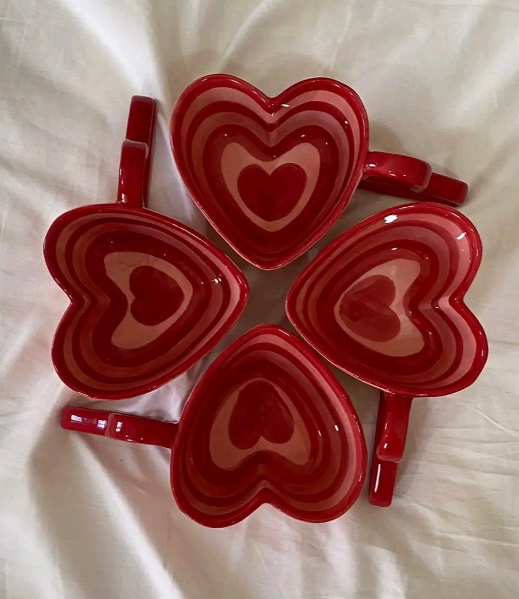 heart_jpg's tweet image. Heart shaped cup
