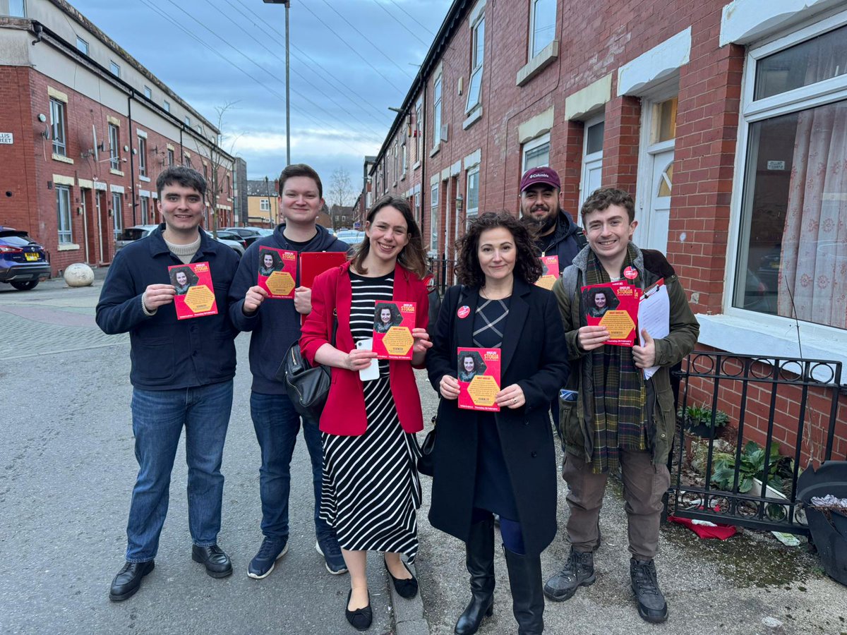 Excellent reception all day today in Gorton and Denton with our candidate Angeliki Stogia. 

Everyone knows a vote for the Greens will let Reform in through the back door.

Manchester rejects Reforms nasty and divisive politics.