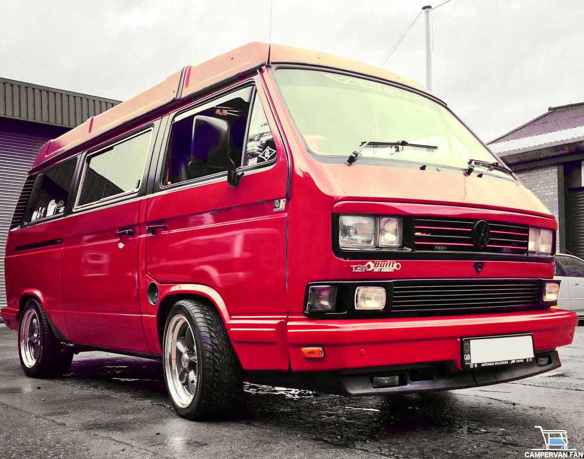 CamperFanPAGE's tweet image. Steve Mole's incredible #T25 shinning bright! ❤️ #BuiltNotBought #RetroRide