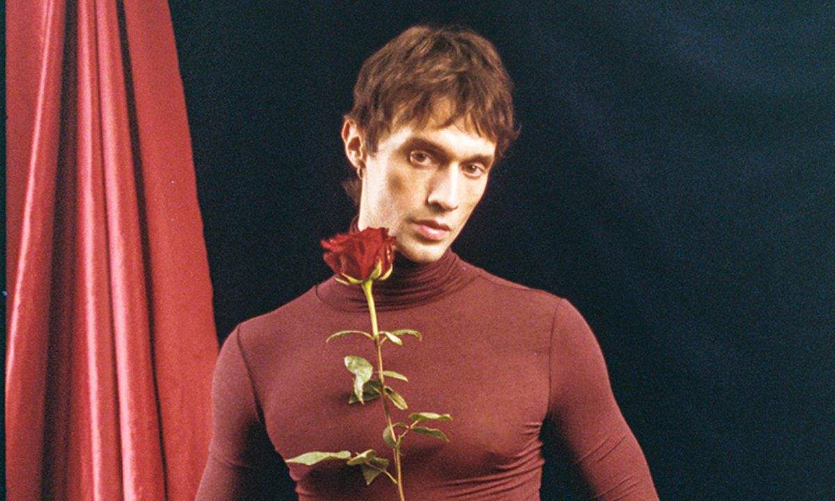 AllMusicItalia's tweet photo. Lorenzo Cantarini rivendica una soggettività emotiva autentica, imperfetta e viva nel nuovo album "Mi Amor".

"Realizzare questo disco mi ha aiutato a fare luce sull’uomo che sono oggi"

Leggi l'articolo completo su https://t.co/5VsNbZ04qm
https://t.co/WPxt9kh8JM https://t.co/FshR9eD5jb