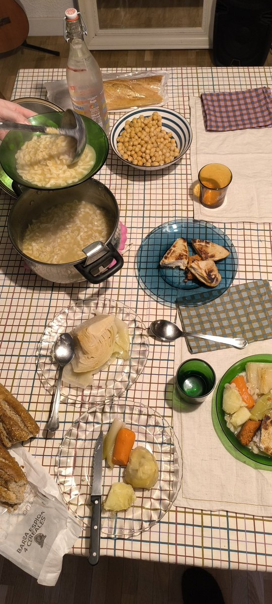 Sábado de cocido vegano?? 😎🫛🥔