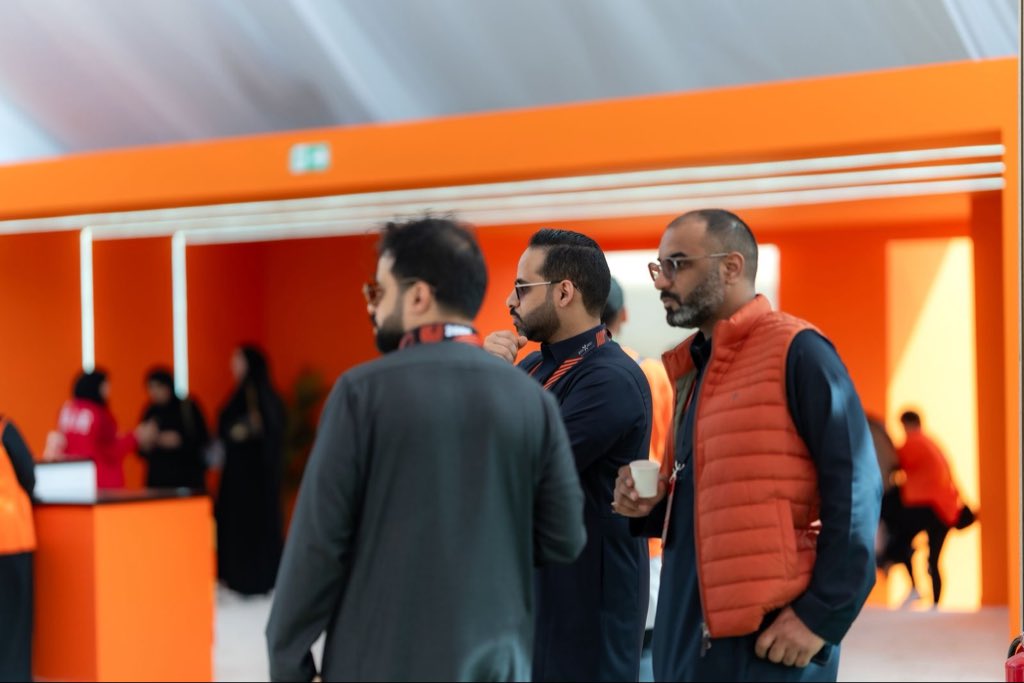 SultanALMassari's tweet photo. مشاركتنا في #ماراثون_الرياض مسؤولية نفخر بها قبل أن تكون إنجازًا. @37accountsa 
تجربة رياضية بحجم طموح الرياض. 💚 https://t.co/lxtNAq55sE