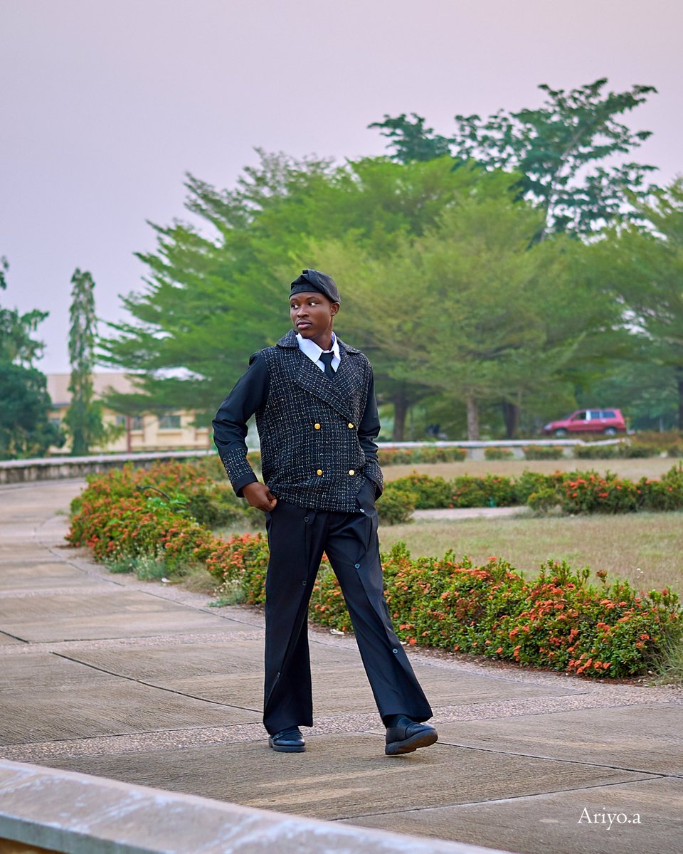 AyanfeDapo's tweet photo. BSc Microbiology.

Second Class Lower Division(3.49/5.0)

#FUNAAB33rdConvocation 

Full outfit Designed and Tailored By Me (IG:Seam_Lines)
Shot and Edited by my friend(IG:Ariyo.a) https://t.co/fC5k1iOo9E