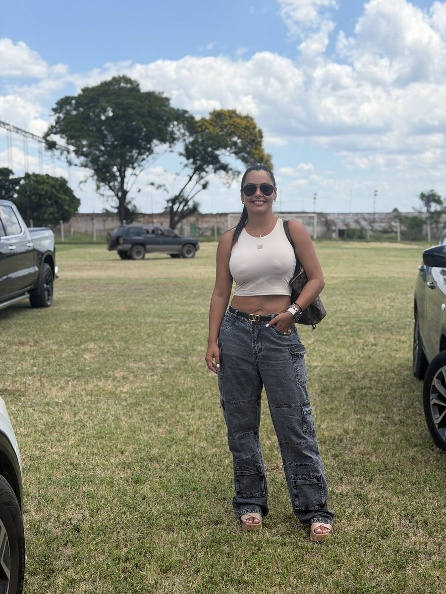 Larissa Riquelme tweet media