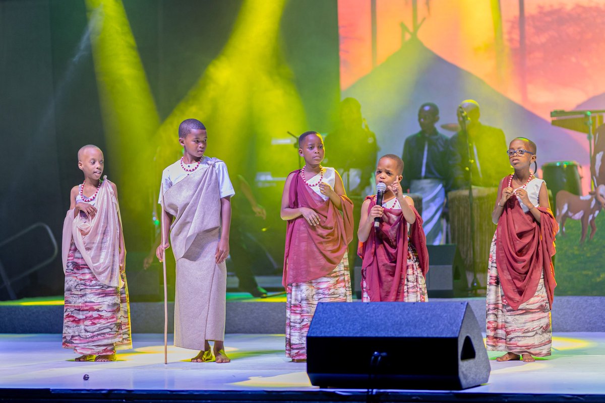 CityofKigali's tweet image. Tubahaye ikaze muri #KCEV (Camp Kigali) aharimo kubera Igitaramo gisingiza Intwari z’Igihugu. 

Kuri iyi nshuro, turizihiza Umunsi w’Intwari z’Igihugu ku nsanganyamatsiko igira iti: “Ubutwari n’ubumwe bw’Abanyarwanda, inkingi z’iterambere.

#Ubutwari2026
#KigaliYacu