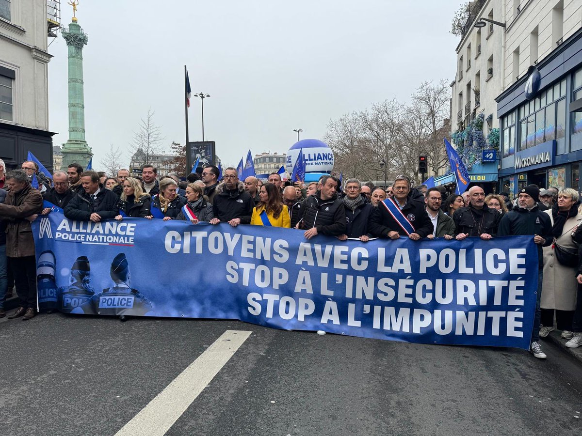 figurespublique's tweet photo. Paris : manifestation nationale Alliance pour la police le 31 janvier 2026 - https://t.co/4HSG0Ql520

#Mobilisation31janvier #AlliancePoliceNationale #SoutienTonFlic #Lyon https://t.co/UlpHRs5RCK