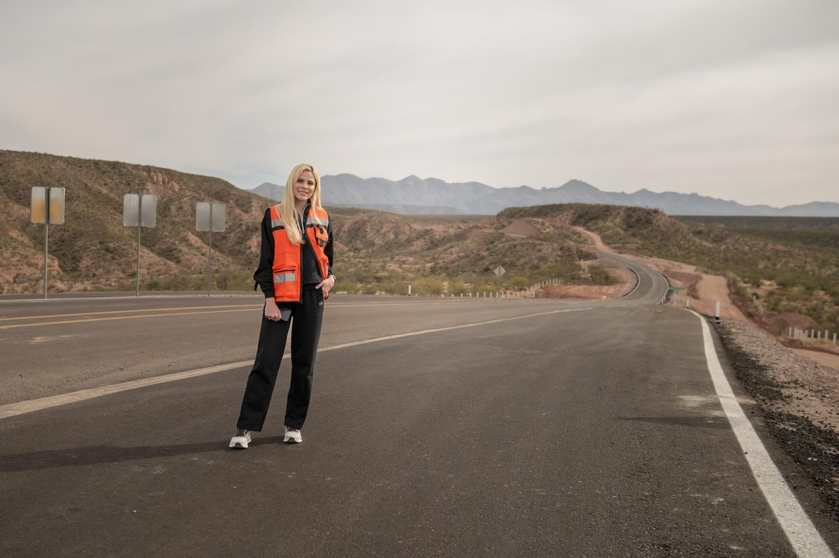 palomateranv's tweet photo. Nuestra Presidenta @Claudiashein y el Gobernador @AlfonsoDurazo , el día de hoy inaugurarán la carretera Bavispe – Nuevo Casas Grandes, una obra histórica para la región serrana.

Con una inversión de 1,859 millones de pesos, beneficiará a cientos de miles de sonorenses, mejorará la conectividad y fortalecerá el desarrollo de nuestro estado. #SonoraSeTransforma