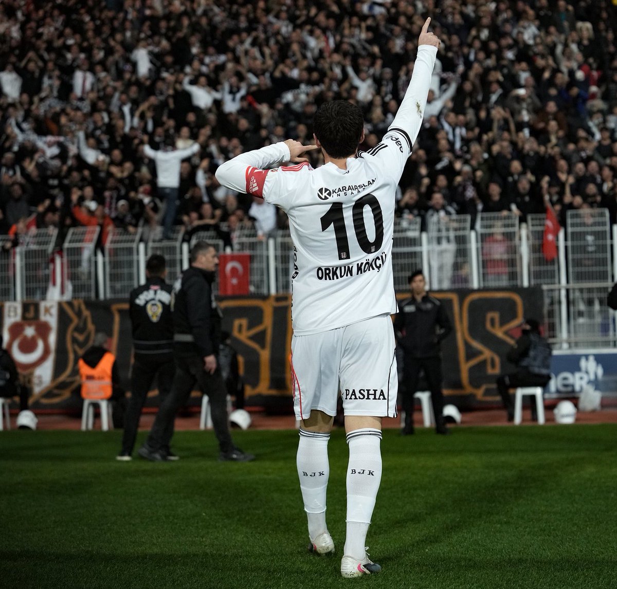 Orkun Kökçü.. 🔥 

Sen bu kulübün başına gelen en güzel şeysin. 🖤 🦅