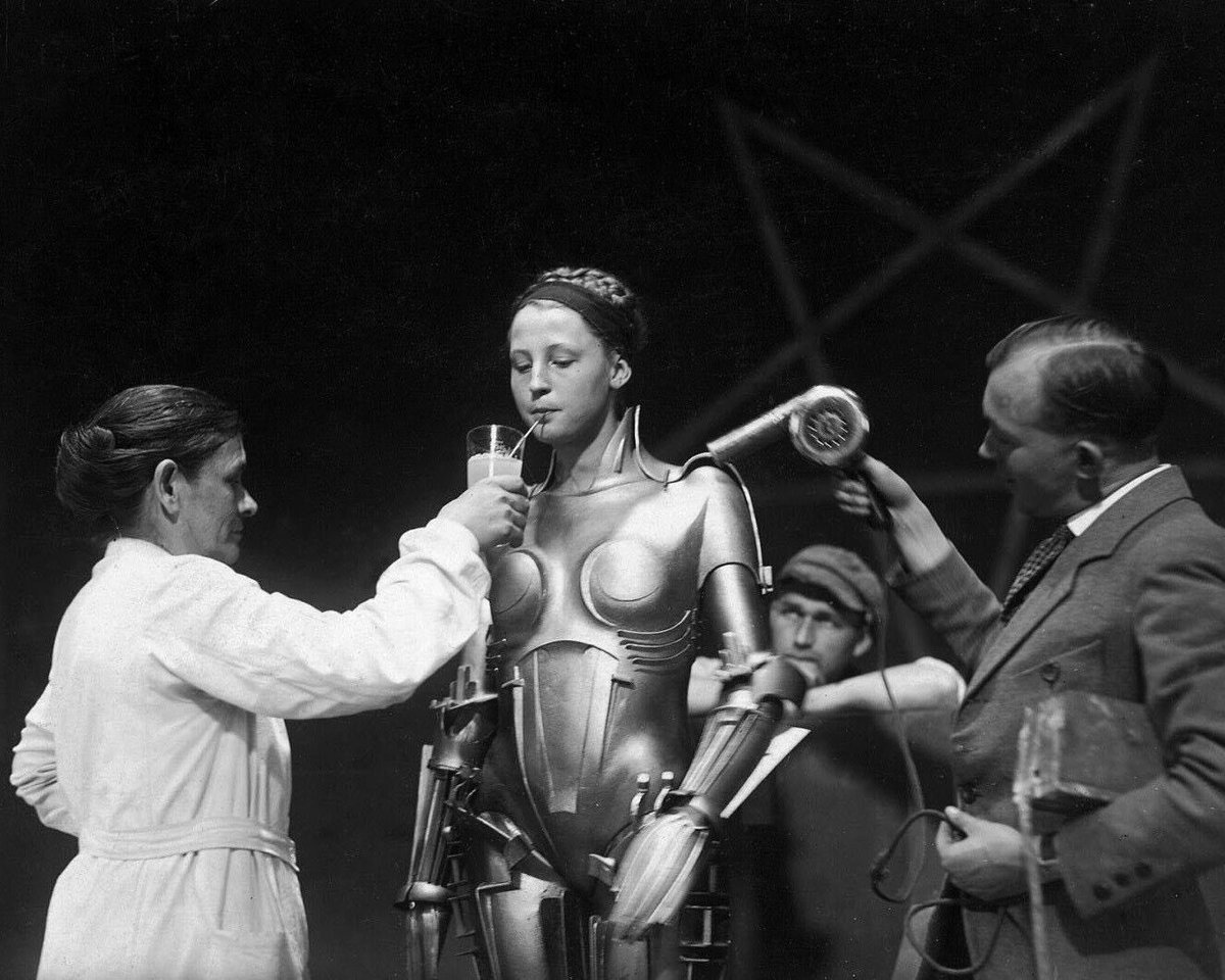 thewordsurgery's tweet photo. We humans are at risk of losing ourselves as aides to AI’s evolution. Read my blog post here on why we shouldn’t be relying on bots to think and write for us.

https://t.co/TfzzZOZvB8

🎞️ Brigitte Helm on set in Metropolis (1927). Photo by Horst von Harbou (Wikimedia Commons). https://t.co/kYygBtA0Gl