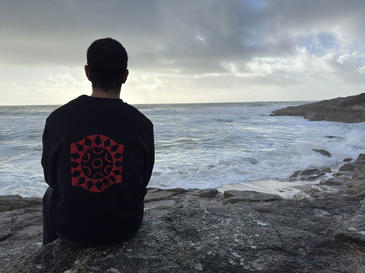 Salvation Edge embroidery « Hunker Down » emblem for <a href="/ITzYanis21/">Yanis ❄️</a> 🧵🪡

#Destiny2art #AOTW #Destiny2AOTW #Destiny2 

<a href="/DestinyTheGame/">Destiny 2</a> <a href="/DestinyGameFR/">Destiny 2</a> <a href="/Destiny2Team/">Destiny 2 Team</a> <a href="/A_dmg04/">dmg04</a> <a href="/BrunoLouviers/">Br1</a> <a href="/MoltenSlowa/">Mitch Alpiner</a> <a href="/asalisbury/">𝙰𝚗𝚍𝚢 𝚂𝚊𝚕𝚒𝚜𝚋𝚞𝚛𝚢</a>