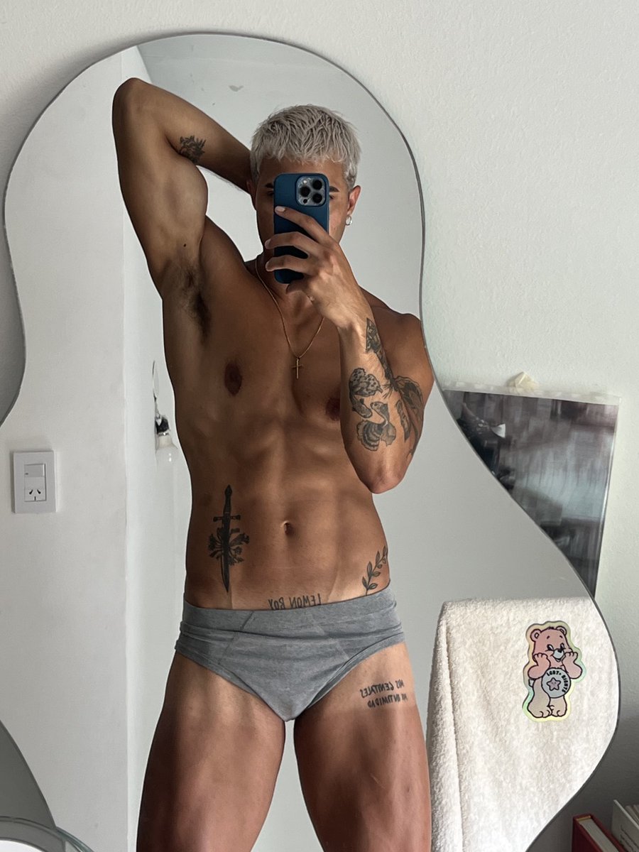 Moroch007's tweet photo. Cinnamon skin
 #ftm #transgender #transman https://t.co/EZBaqn0RXQ