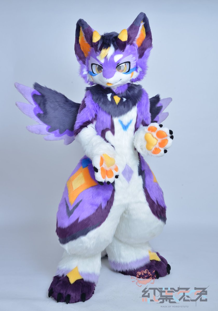 Here are four more pictures – I love them too, so I’m sending them over together. >_<
#fursuit #fursuits #fursuiter #fursuitmaker #fursuitcommission #furry #kemono #FursuitEveryday