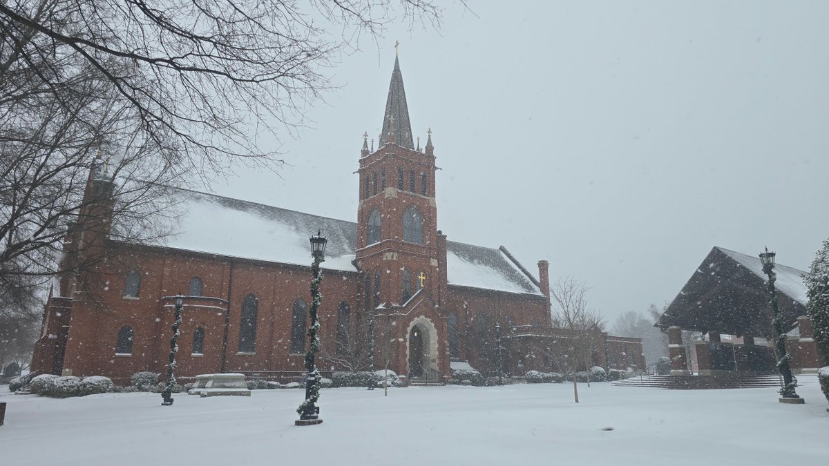 Saint Mary's Church Greenville in the Saturday snow.