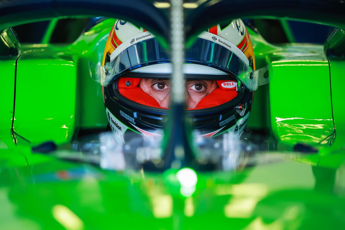 🚨 ALERTA DE PUNIÇÃO 🚨
E-Prix de Miami - Rodada 3 ⚡️
🟦 Divulgado na Classificação 🟦

Sébastien Buemi (Envision) foi punido com a perda de 3 posições no grid de largada, após colisão com o Edoardo Mortara (Mahindra) durante a Classificação. 

#MiamiEPrix