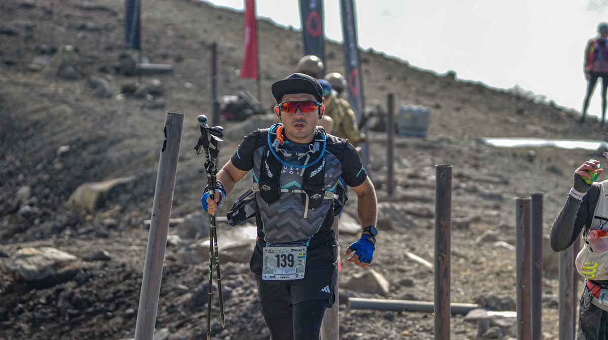 nergal_696's tweet photo. ULTRAVOLCANES 2026 - 35K

El premio mas grande me esperaba en la meta, cuando corre con migo ya no me siento cansado, Gracias por darme ese impulso Rayito 🌞. https://t.co/a1fGqI36bm