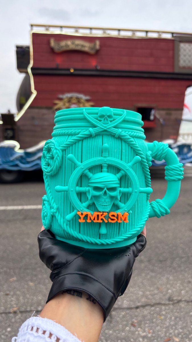 Dolphreaky tweet media