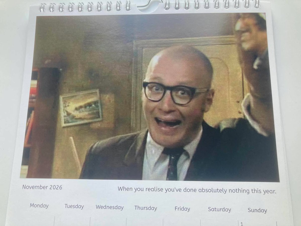 Talking Bottom tweet media