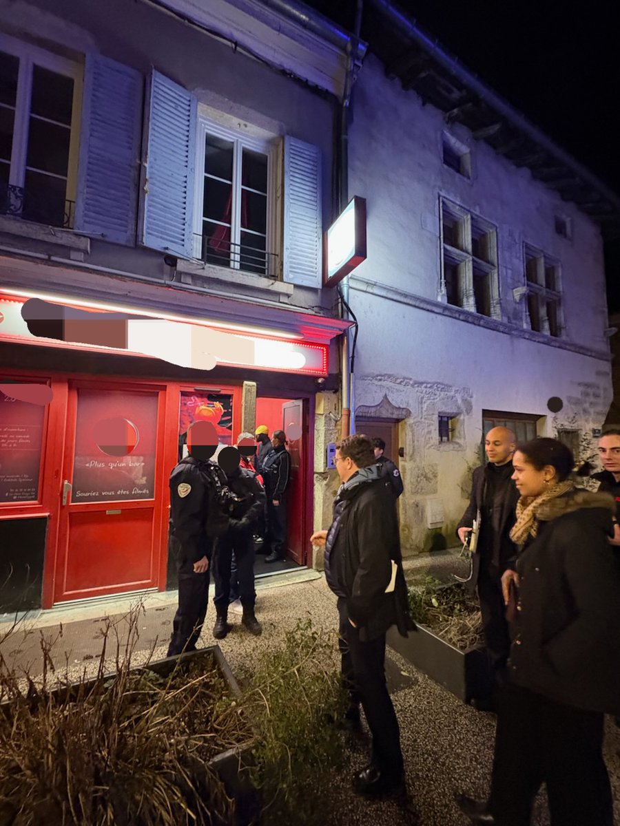Image de Préfet de l'Ain - L’ÉTAT EN ACTION | Contrôles incendie à Bourg-en-Bresse - 1 bar de nuit fermé

Dans la nuit de vendr