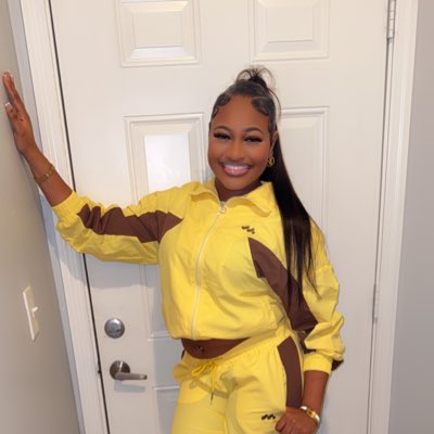 DossShelisa's tweet photo. 💛🫖🫖 https://t.co/EUDmK6fjvy