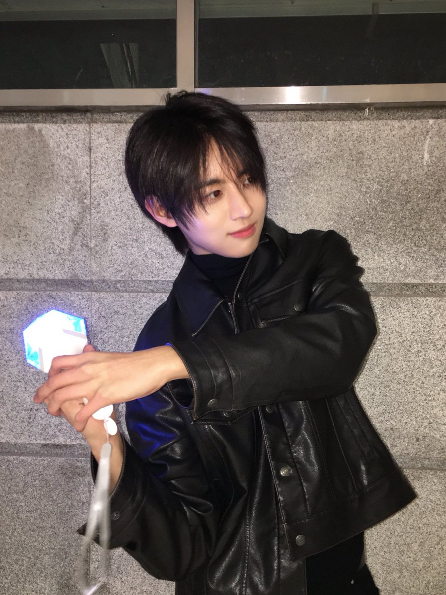 IDID_starship's tweet image. [🌠] #장용훈_DID
몬스타엑스 선배님! 
이렇게 뜻깊은 시간에 함께할 수 있도록 저희를 초대해 주셔서 정말 감사드립니다!! 
선배님들과 함께 뛰어놀며 정말 행복했고 또 많이 배웠습니다!! 값진 경험 선물해 주셔서 다시 한번 감사드립니다!! ❣️❣️
항상 노력하고 감사하며, 더 큰 사람이 되도록…