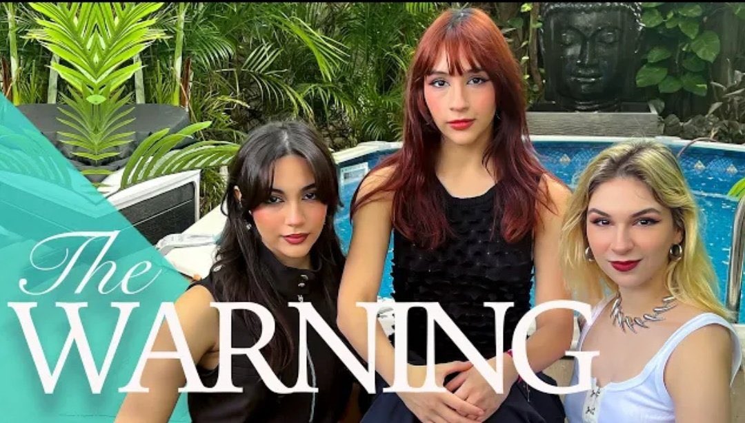 hxntertw's tweet image. parece intro de telenovela 😭😭