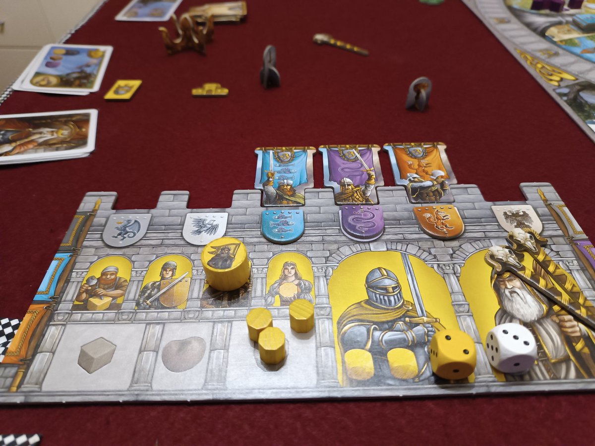 Merlin de <a href="/real_QueenGames/">Queen Games</a> , a 3 jugadores 100 minutos, juego algo denostado del Dios Feld, pasó sin pena ni gloria, y tiene su chicha y es original, por lo que sea se me da bien, buena tarde con <a href="/Na_chete62/">Nachete</a> y Ana última....dicen que mejora con la expansión, nunca lo sabré jijiji