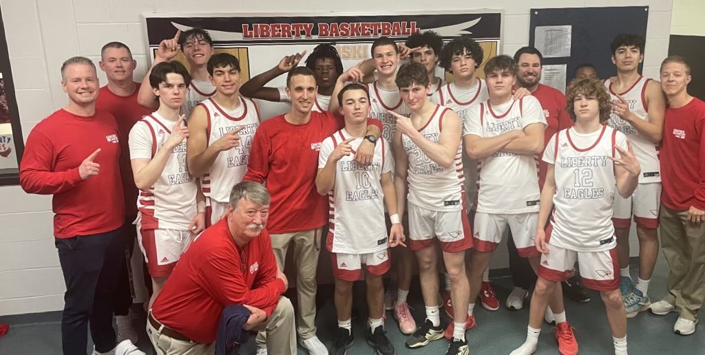 JrEaglesBasketball tweet media