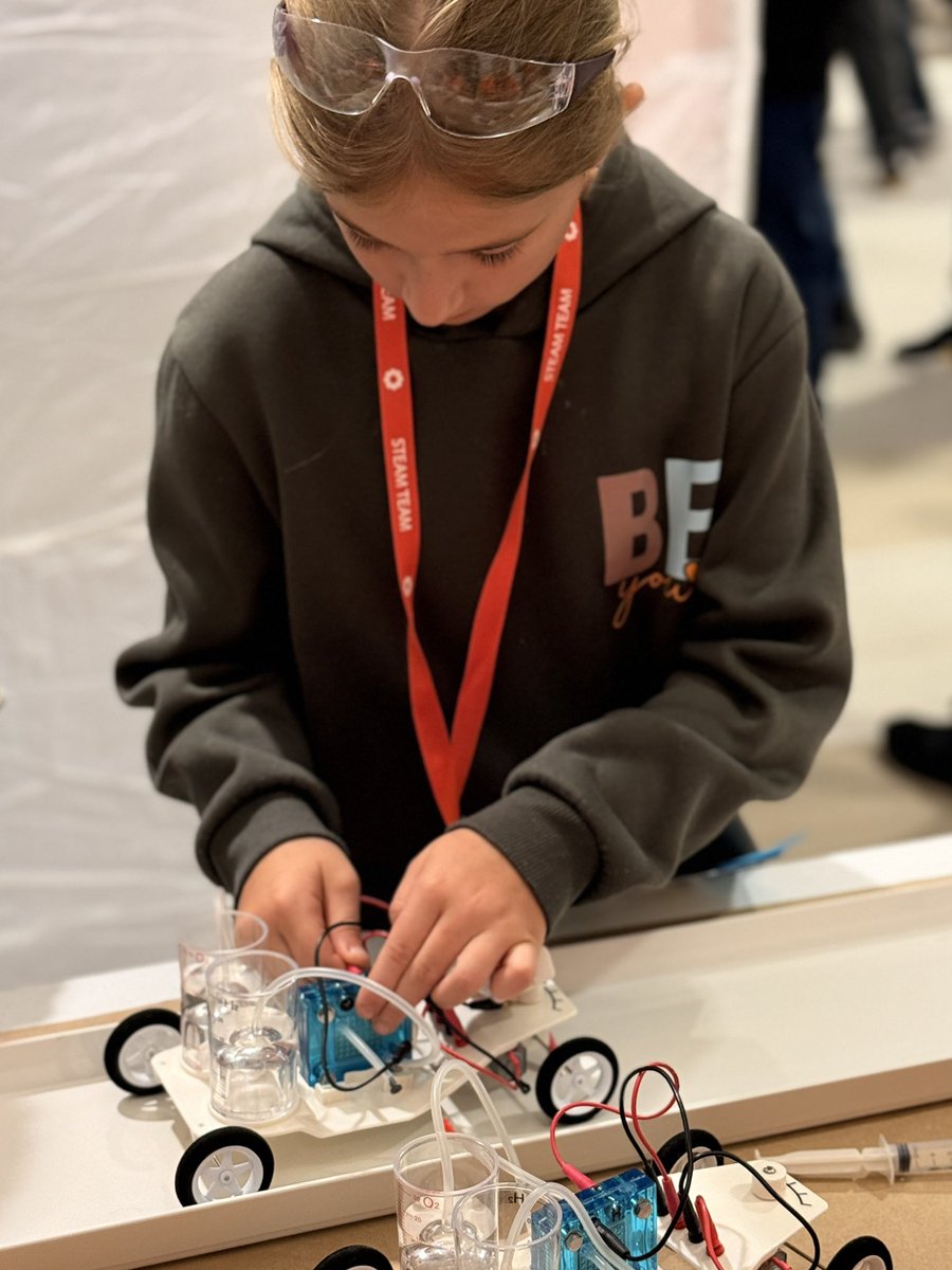 collierschools's tweet photo. The #CCPSSTEAM Village was in full swing this morning at the Expo! @SuncoastCU @Arthrex https://t.co/PTVRueOHl9