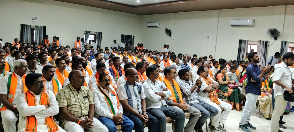 kadali8889's tweet photo. VB-G RAM G awareness meeting in #bhimavaram 

#westgodavari 
#BJP4Andhra 
#ViksitBharat 
#OBCMorcha 
#BJP4IND
#VBGRAMG4 https://t.co/y9ctWvvUbc