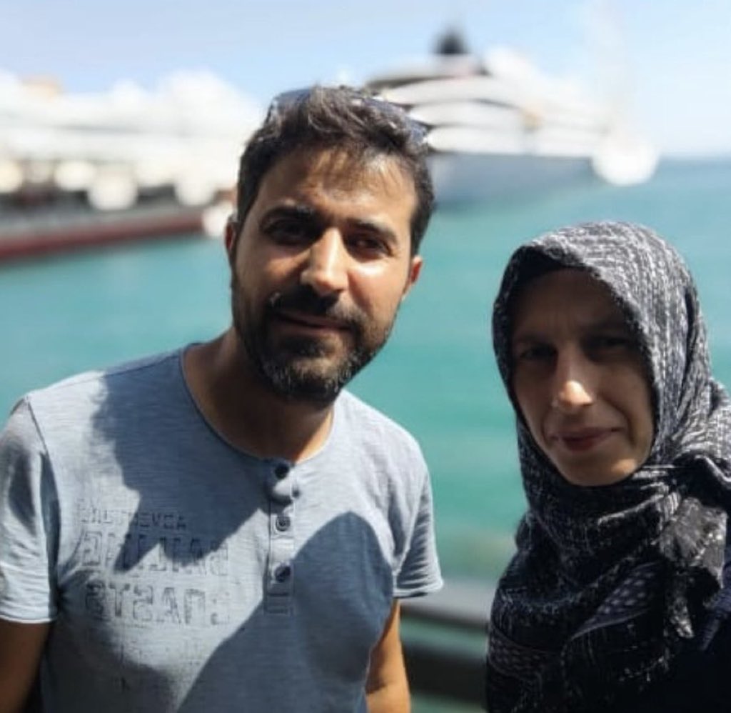 odakdunyam's tweet photo. KHK’lı sınıf öğretmeni Emre Turan’ın omuriliğe baskı ve felç riski olan ilacının kesildiği ve yerine tedavi sunulmadan cezaevine gönderildiği aktarılıyor. Turan’ın hastalığının kolon kanserine dönüşme riski var.

TenkilFelaketi OrganizeNefret
https://t.co/CDJw2MUCqz https://t.co/YUQU6QPow2