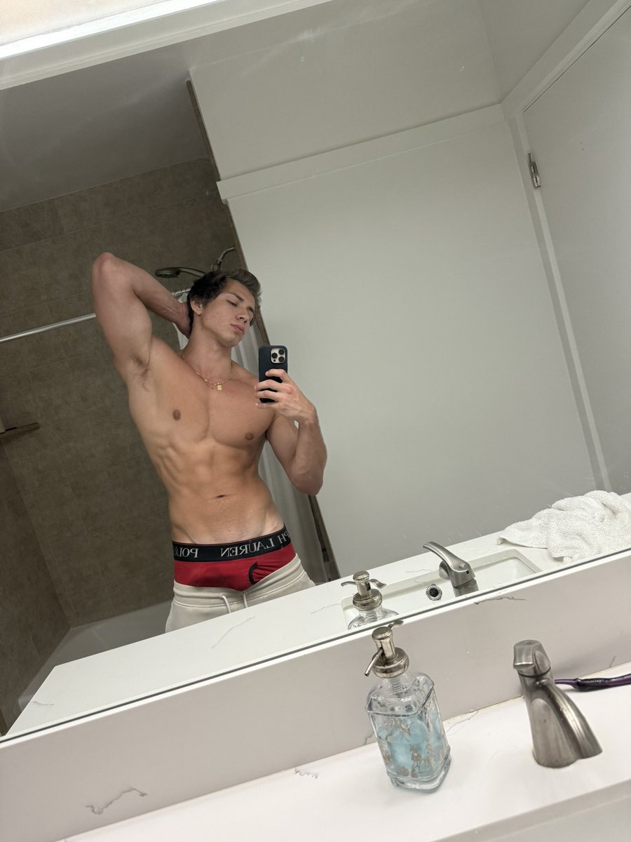 Wardo234's tweet photo. Check the comments for a freak show https://t.co/EvIm1LjvB6
