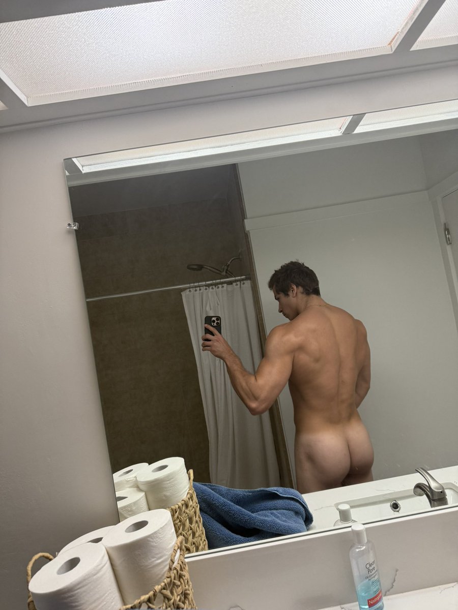 Wardo234's tweet photo. Check the comments for a freak show https://t.co/EvIm1LjvB6