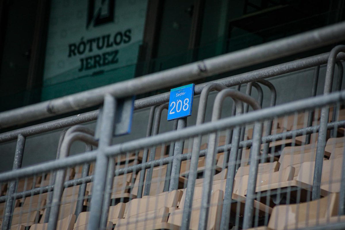 🆙🆙🆙

Ni un asiento vacío este domingo, familia.

🗣️ ¡Con todo a por el #XerezMelilla! 

#LaSuerteSePersigue