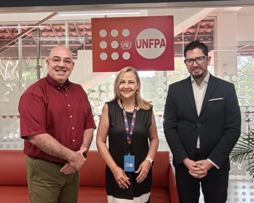 orasconhu's tweet photo. 🌎✨ En Panamá, el Dr. Fernando Araos @orasconhu se reunió con representantes de @UNFPA_LAC para fortalecer la estrategia regional en: 🔹 Reducción de mortalidad materna. 🔹Prevención del embarazo adolescente.
#SaludAndina #Juventudes #ODS #CooperaciónRegional #ORASCONHU https://t.co/6mKLXYN9pj