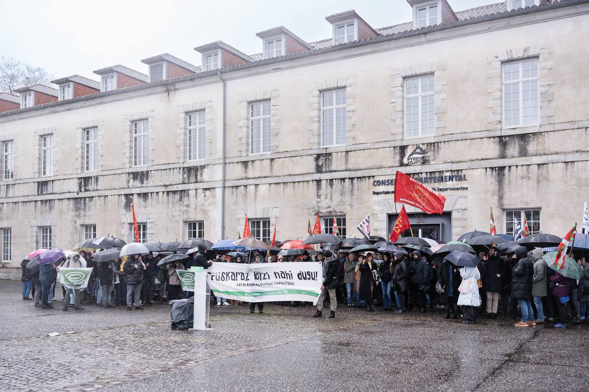 EH Bildu tweet media