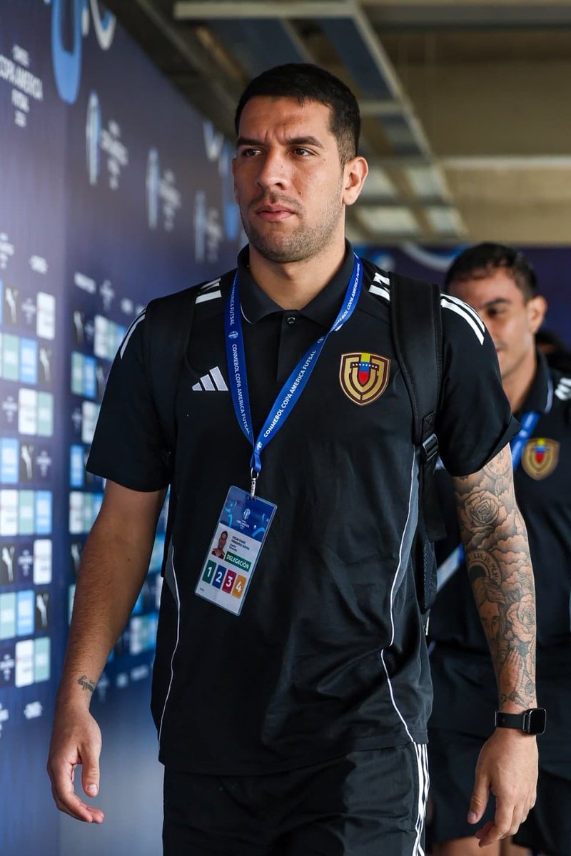 FutsalFVF's tweet photo. 📍 𝐋𝐥𝐞𝐠𝐚𝐦𝐨𝐬 𝐚𝐥 𝐂𝐎𝐏 𝐀𝐫𝐞𝐧𝐚 - 𝐎𝐬𝐜𝐚𝐫 𝐇𝐚𝐫𝐫𝐢𝐬𝐨𝐧 😎

A retar la historia. 

#SiempreVinotinto🇻🇪 https://t.co/Kwyxg9Fwdy