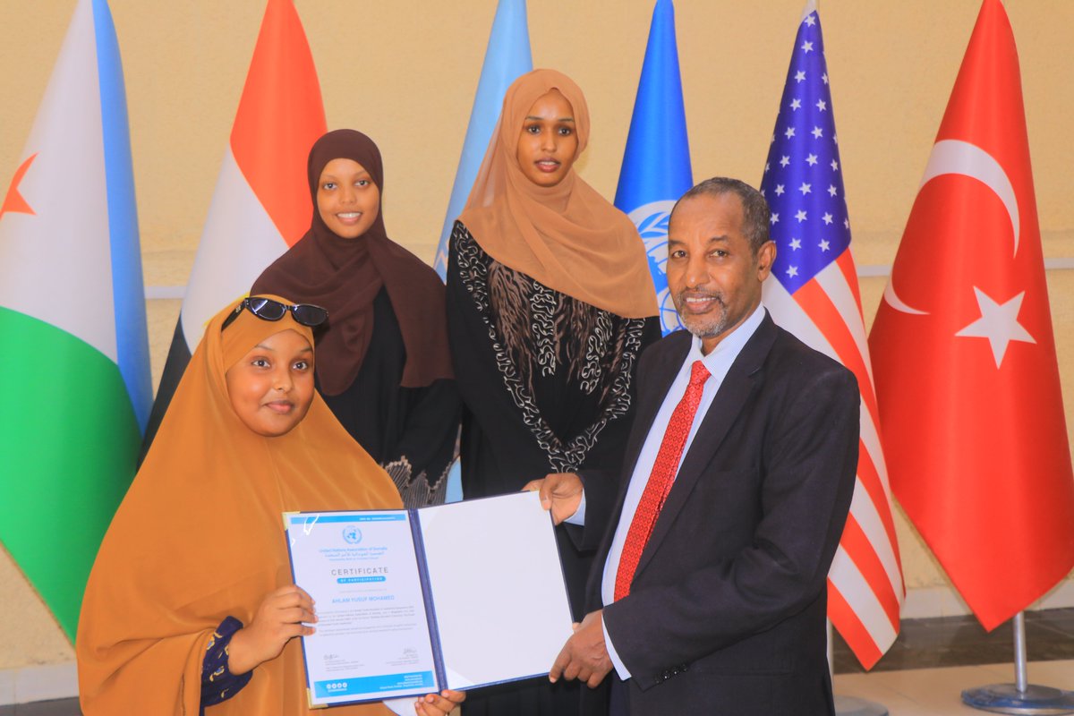 UNASOMALIA's tweet photo. MOGADISHU, 31 January 2026 – @UNASOMALIA  today concluded the Somali Youth Education & Leadership Symposium 2026 (24-31 January, Mogadishu), launched in honour of the International Day of Education under the theme “Building Somalia’s Tomorrow: The Power of Educated Youth Leadership.”

Young Somali leaders discussed inclusive education, youth leadership, and community-driven development, generating SDG-aligned recommendations (SDG 4 & 16) to advance peacebuilding and national progress.

Certificates were awarded at the closing ceremony. @UNASOMALIA  commends participants and thanks partners/facilitators, reaffirming its commitment to youth empowerment.