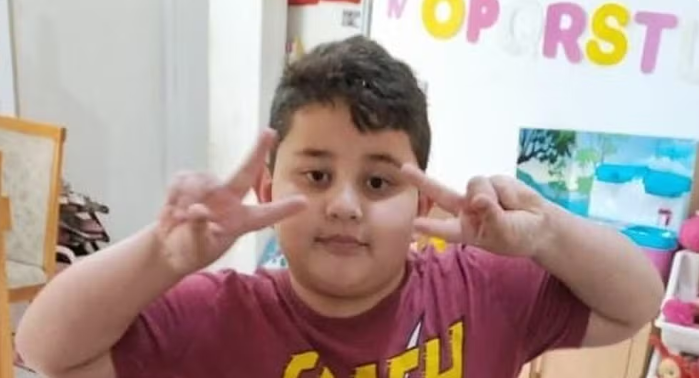 WilliamAlves's tweet image. Apresento à vocês, o Gustavo dos Santos Ribas. Ele tinha 8 anos e foi diagnosticado com pneumonia pelos medicos do Hospital Municipal Dia da Criança, em Rio Grande do Sul.

Gustavo na verdade estava com inflamação no apêndice.

Laudos médico peritos foram ignorados e o caso…