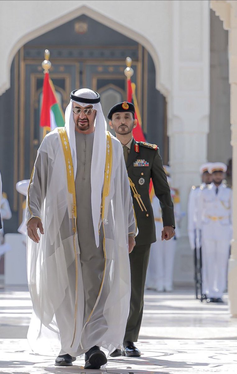 الشرق الاوسط من شواطيه للبيد 
يبرّكه كنّه يبرّك مطيّه

😍