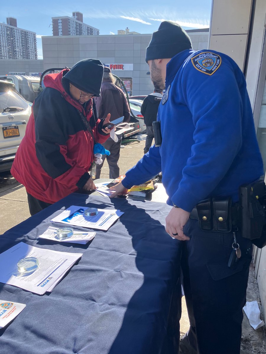 NYPD101Pct's tweet image. Our 101 Precinct Crime Prevention Officer conducted a retail safety initiative educating staff and the community on gift card scams, ATM safety and personal safety. Working together to keep our businesses and community safe.🤝 #CrimePrevention #NYPD #CommunityPolicing