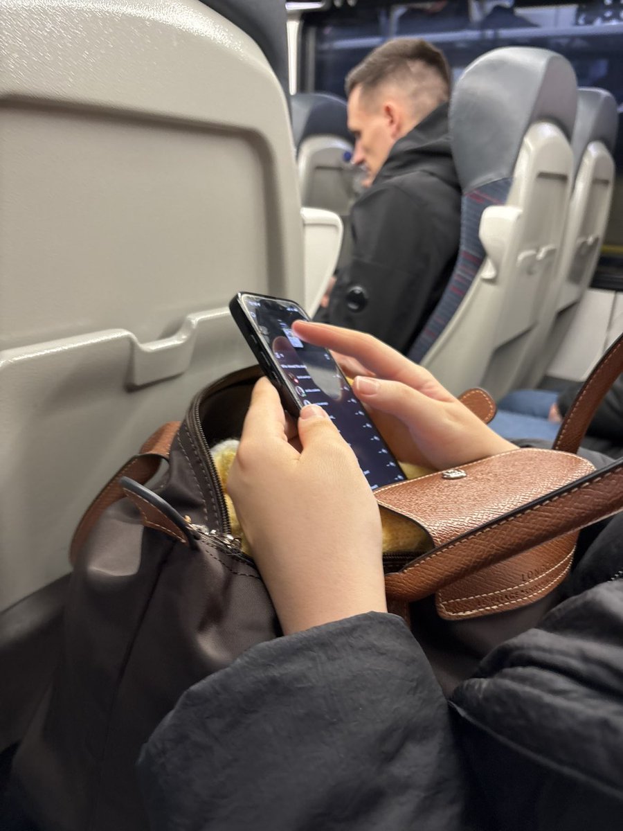 TheoB1983 tweet media