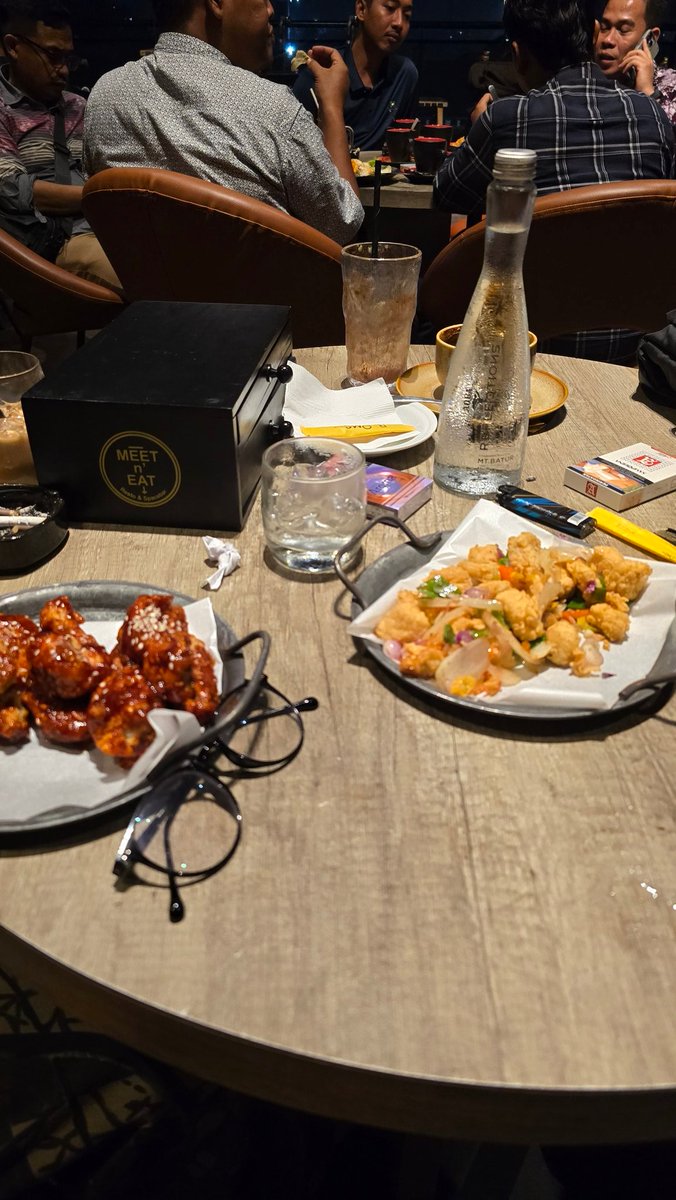 eating while watching ethereum 🗿